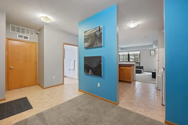 $234,000 | 2565 Franklin Avenue, Unit 313, St. Paul, MN 55114