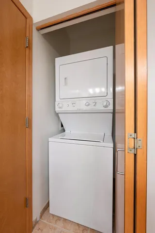 $234,000 | 2565 Franklin Avenue, Unit 313, St. Paul, MN 55114