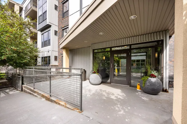 $234,000 | 2565 Franklin Avenue, Unit 313, St. Paul, MN 55114