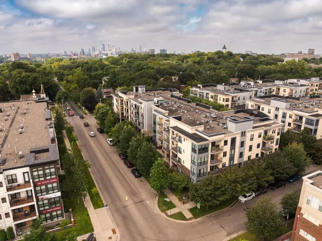 $234,000 | 2565 Franklin Avenue, Unit 313, St. Paul, MN 55114