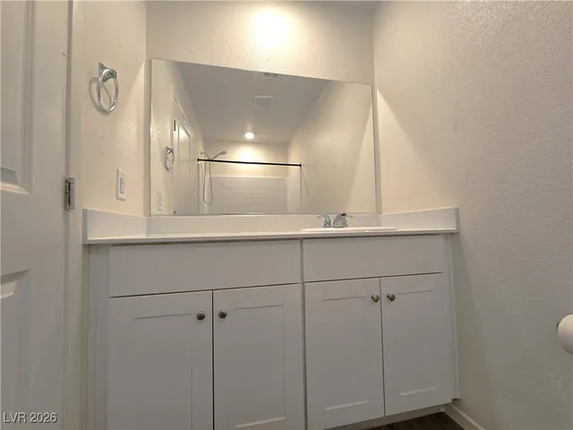 $1,900 | 487 Waterfall Cove, Henderson, NV 89002