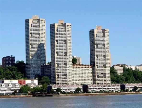 $325,000 | 7002 Boulevard East, Unit 5P, Guttenberg, NJ 07093