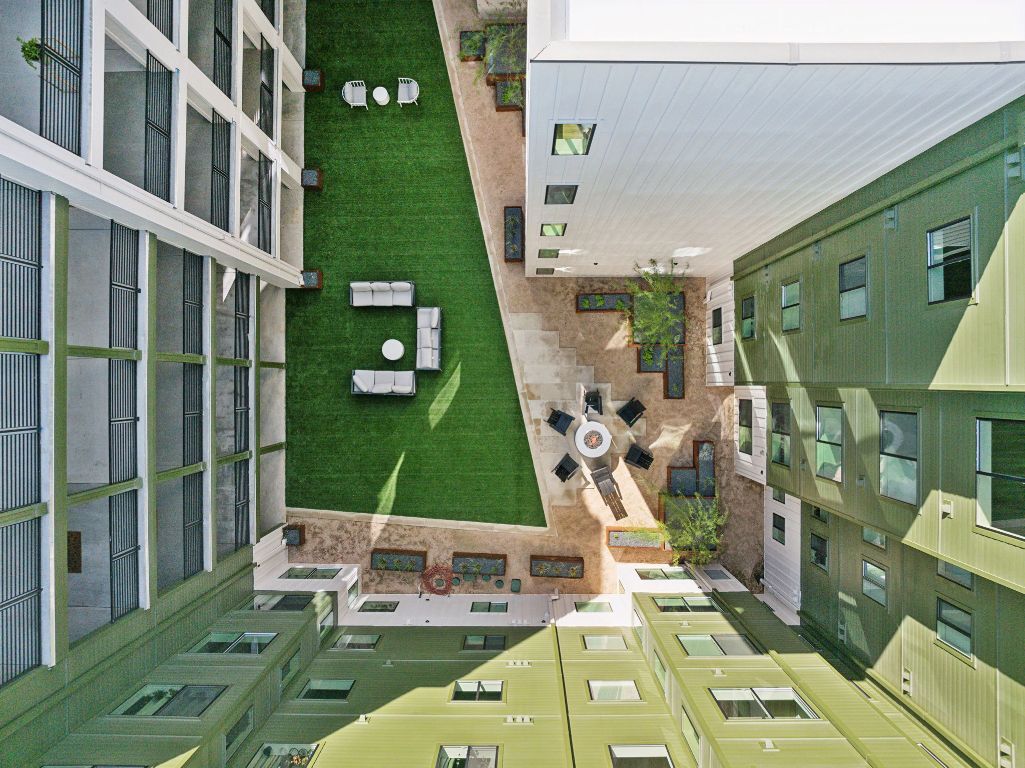 4802 South Congress Avenue, Unit 215 Austin, TX 78745 - Photo 24 of 32 a view of yard