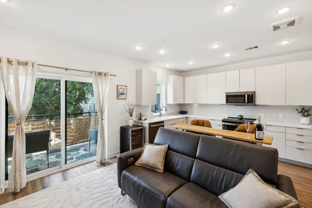 $389,999 | 4802 South Congress Avenue, Unit 215, Austin, TX 78745