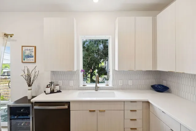 $389,999 | 4802 South Congress Avenue, Unit 215, Austin, TX 78745