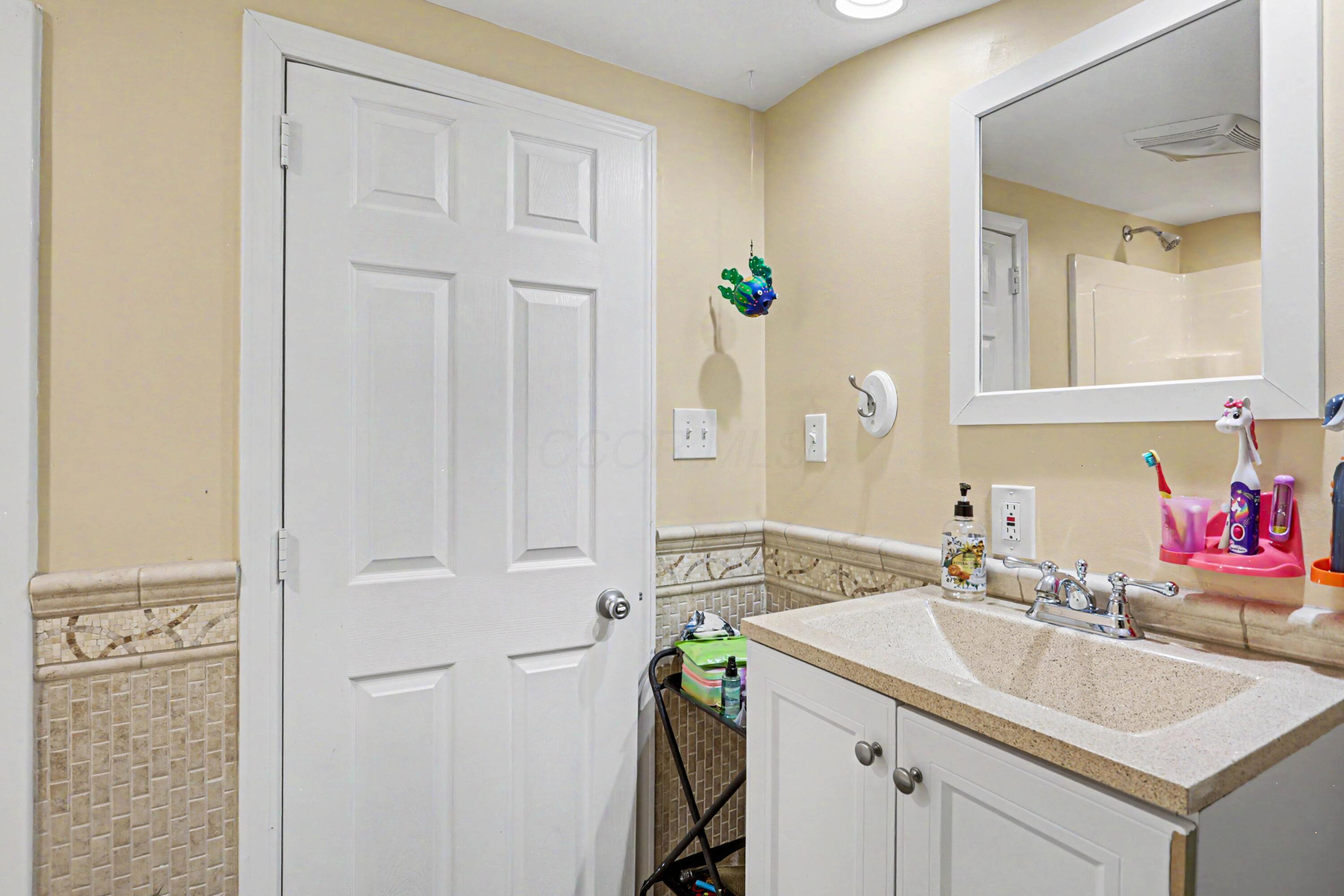 4353 Hoover Road Grove City, OH 43123 - Photo 22 of 34