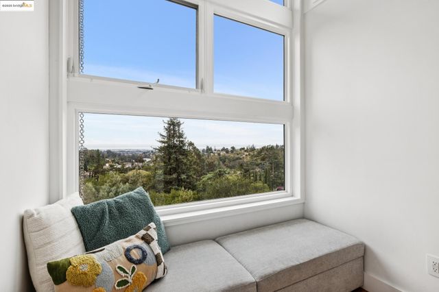 $989,000 | 4520 St Andrews Road, Oakland, CA 94605