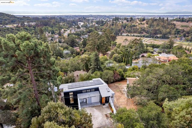 $989,000 | 4520 St Andrews Road, Oakland, CA 94605