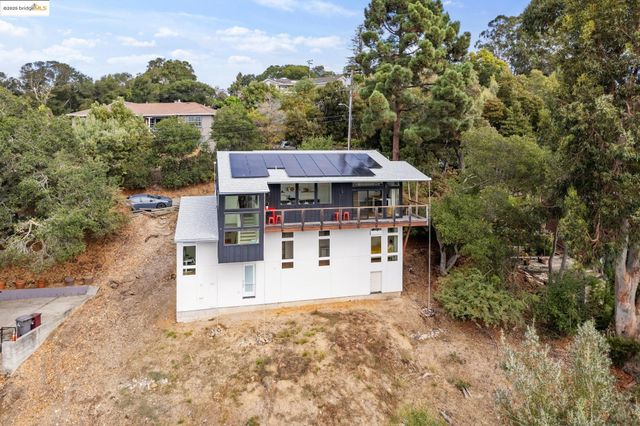 $989,000 | 4520 St Andrews Road, Oakland, CA 94605