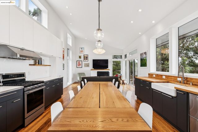 $989,000 | 4520 St Andrews Road, Oakland, CA 94605