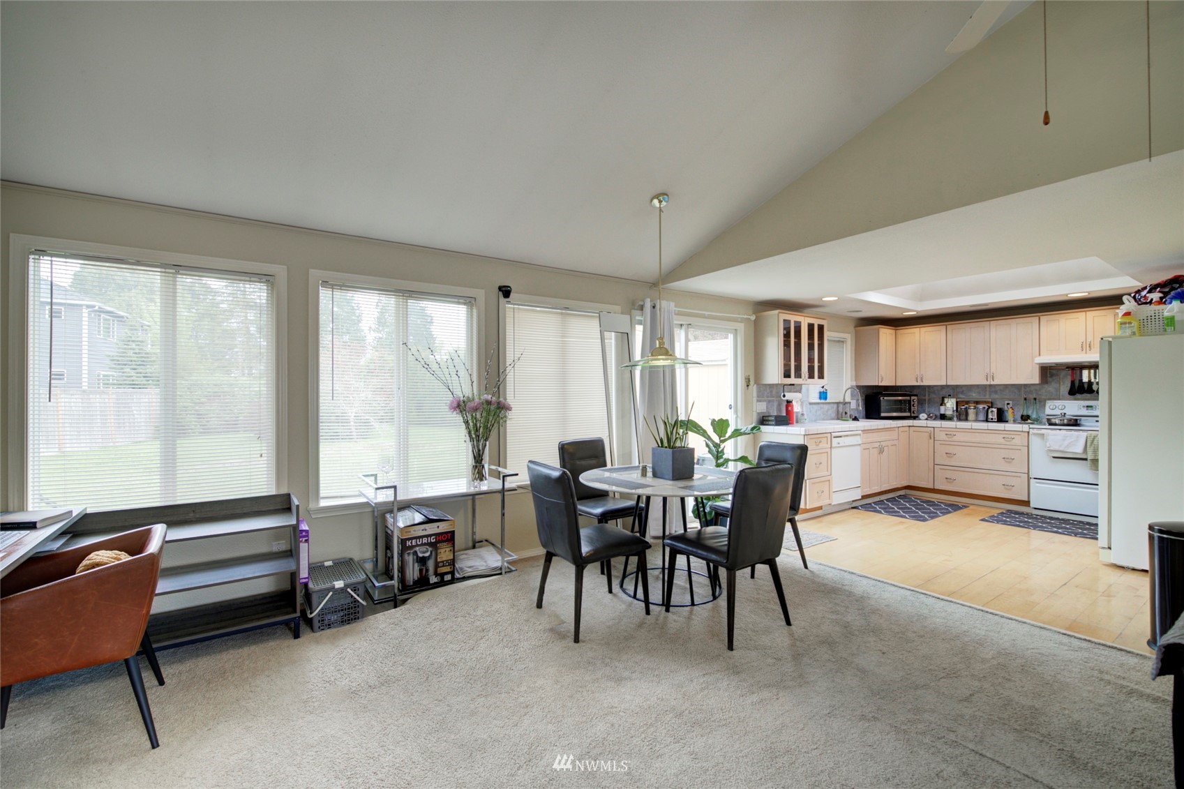 701 Logan Road Lynnwood, WA 98036 - Photo 2 of 17 Gallery Image 2