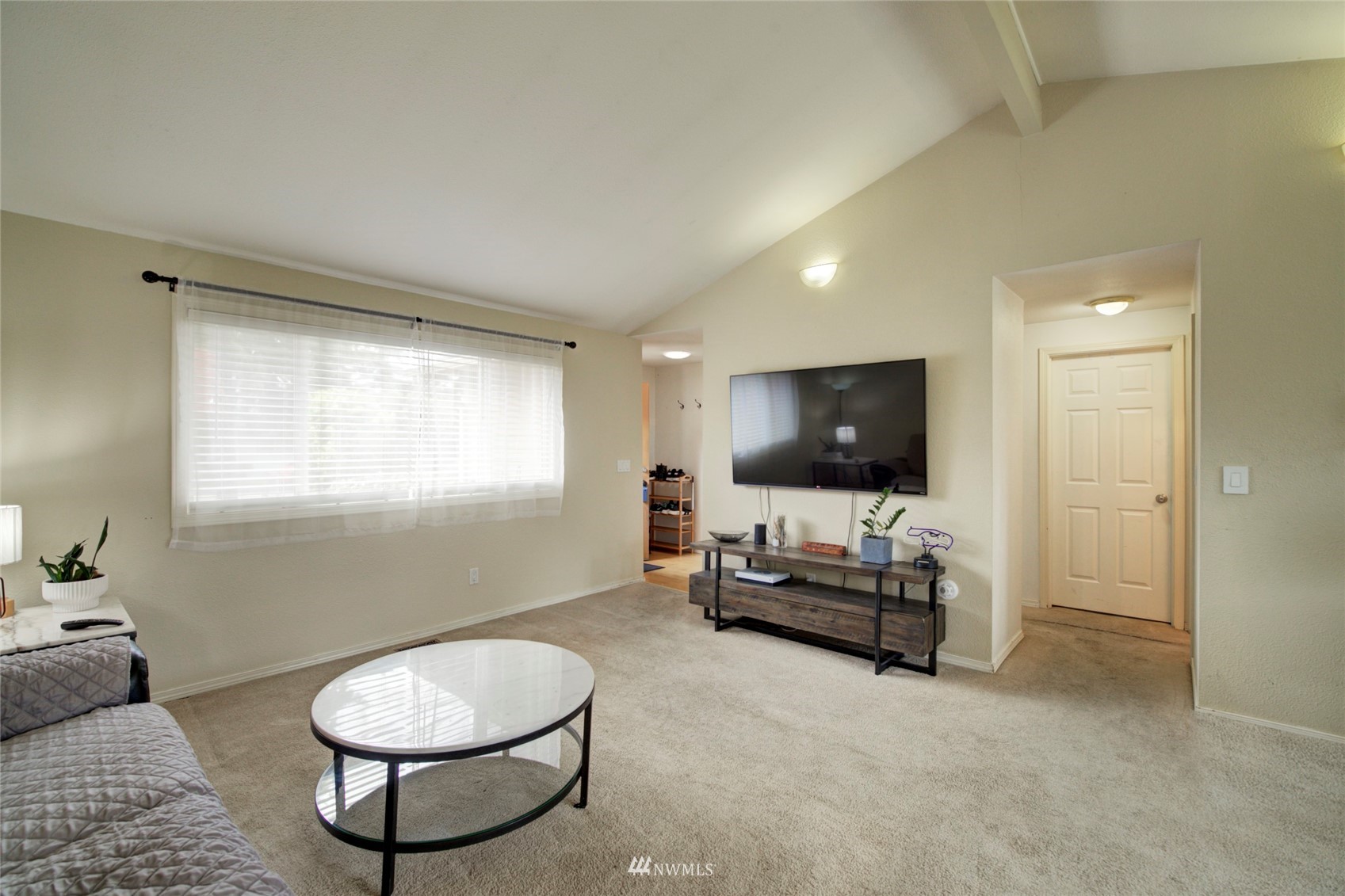 701 Logan Road Lynnwood, WA 98036 - Photo 6 of 17 Gallery Image 6