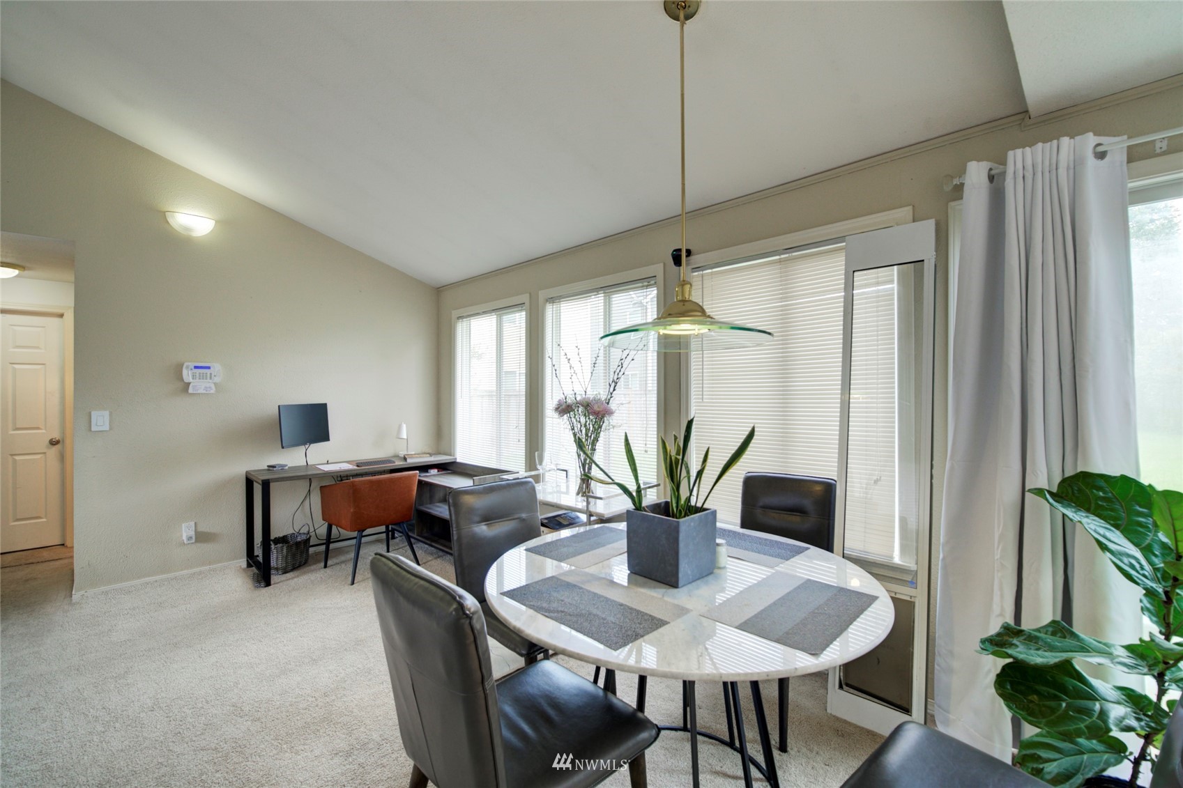 701 Logan Road Lynnwood, WA 98036 - Photo 7 of 17 Gallery Image 7