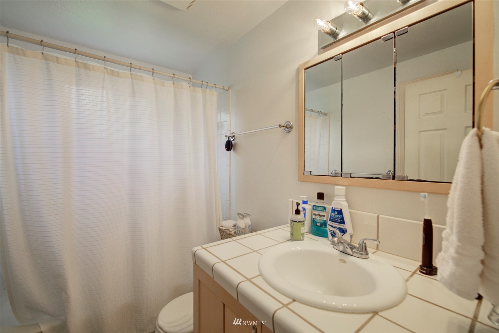 701 Logan Road Lynnwood, WA 98036 - Photo 9 of 17 Gallery Image 9