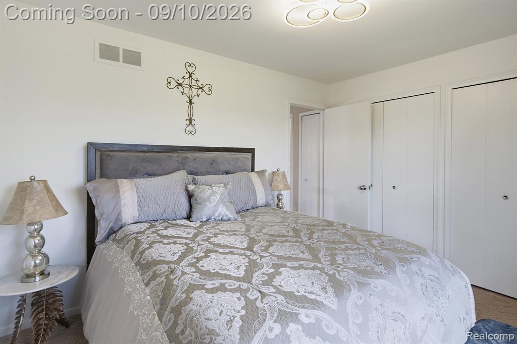 988 Golfview Court Rochester Hills, MI 48307 - Photo 27 of 40 Gallery Image 27