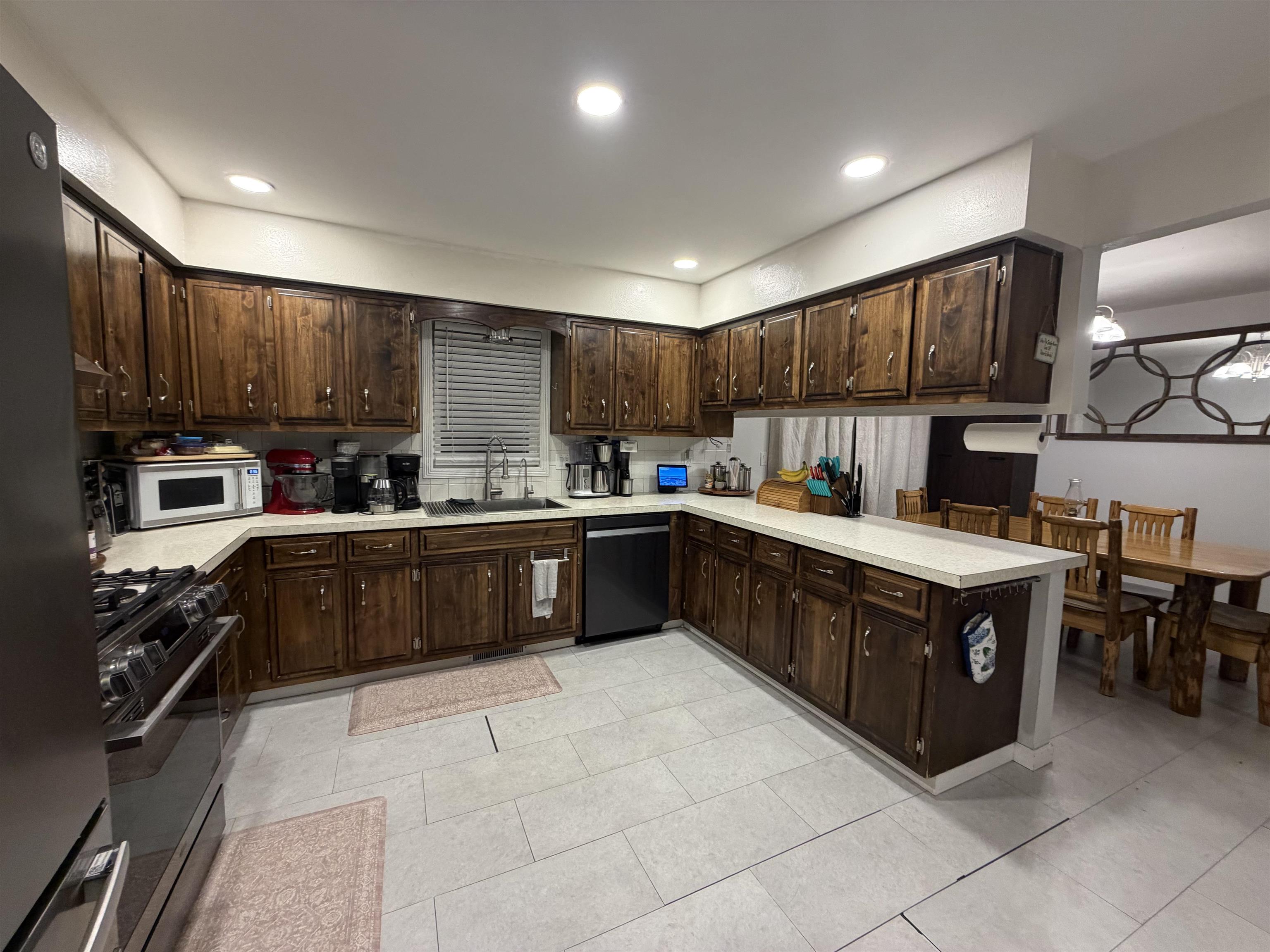 200 Columbine Casper, WY 82604 - Photo 2 of 8