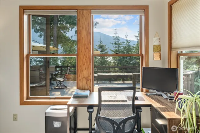 $1,279,999 | 160 Wilderness Lane, Easton, WA 98925