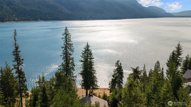 $1,279,999 | 160 Wilderness Lane, Easton, WA 98925