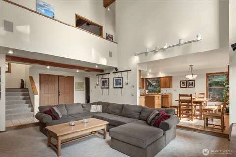 $1,279,999 | 160 Wilderness Lane, Easton, WA 98925