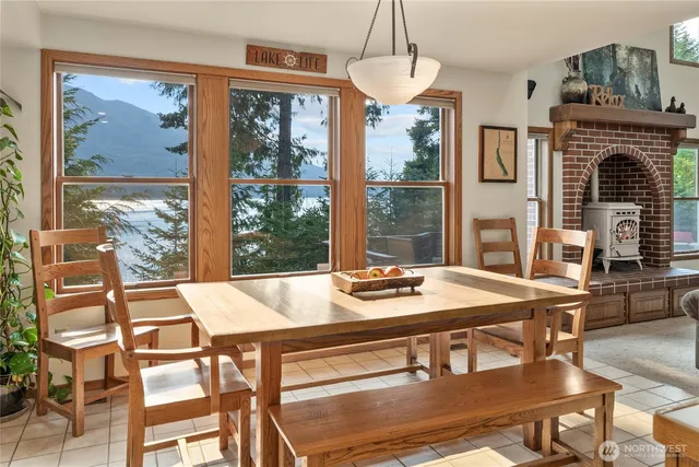 $1,279,999 | 160 Wilderness Lane, Easton, WA 98925