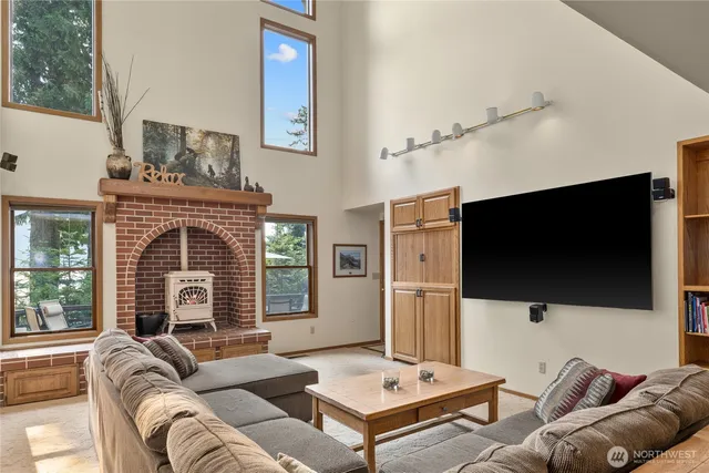 $1,279,999 | 160 Wilderness Lane, Easton, WA 98925