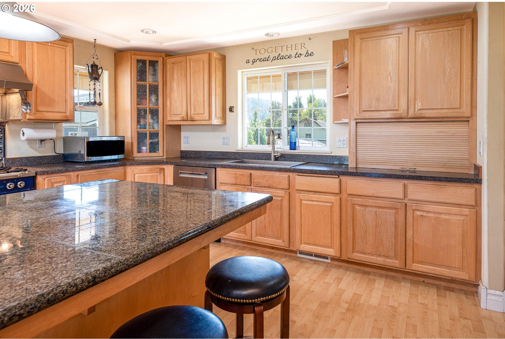 33195 Camas Swale Road Creswell, OR 97426 - Photo 10 of 46 Gallery Image 10