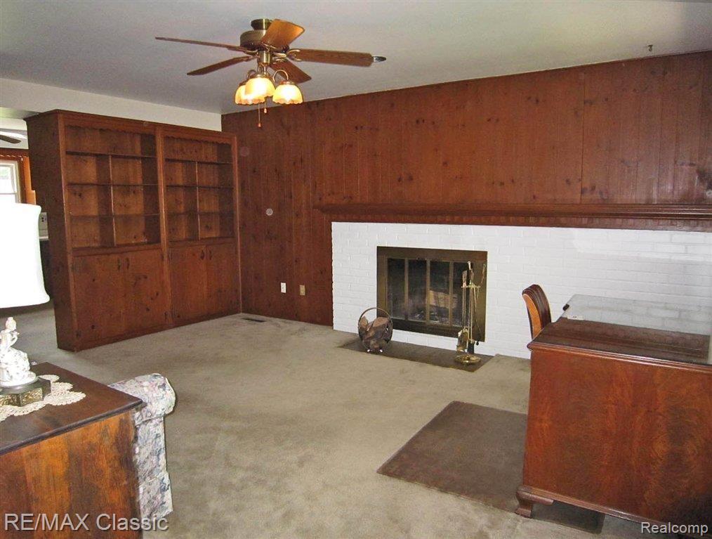 32325 Red Clover Road Farmington, MI 48334 - Photo 3 of 11 redfr2.jpg