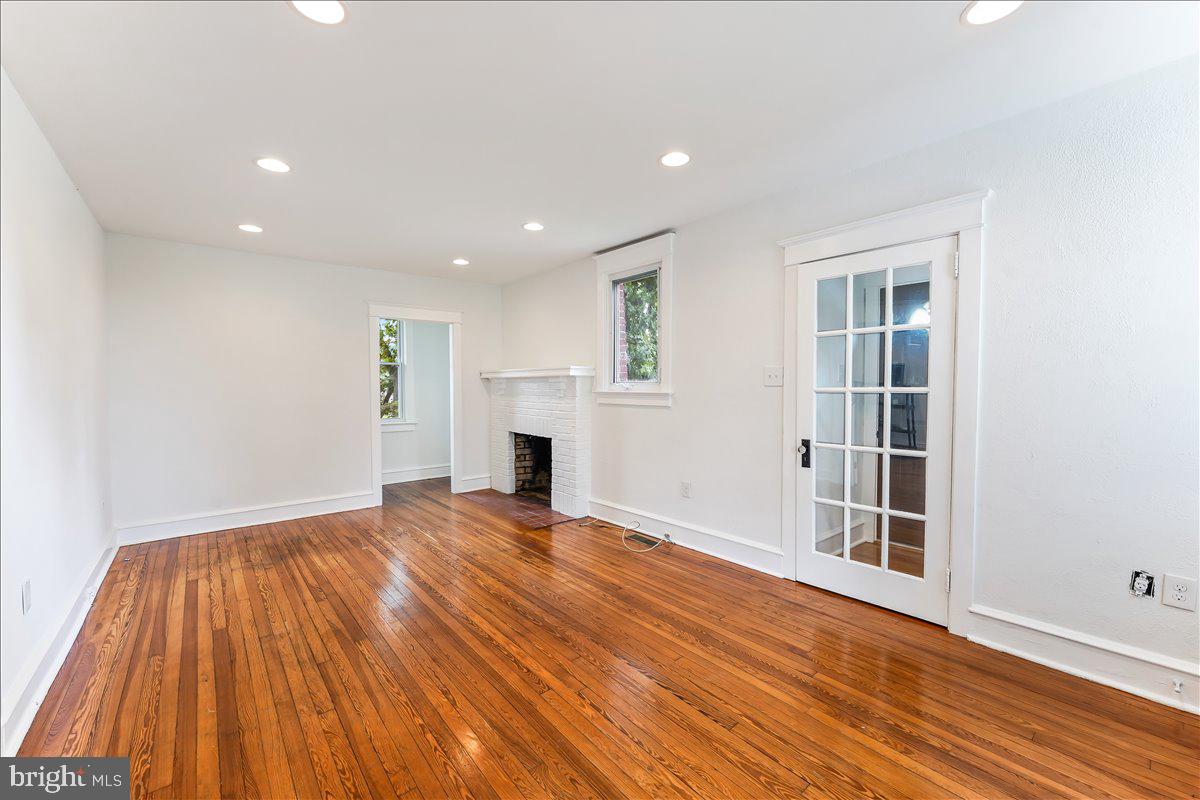 56 North Sproul Road Broomall, PA 19008 - Photo 3 of 16