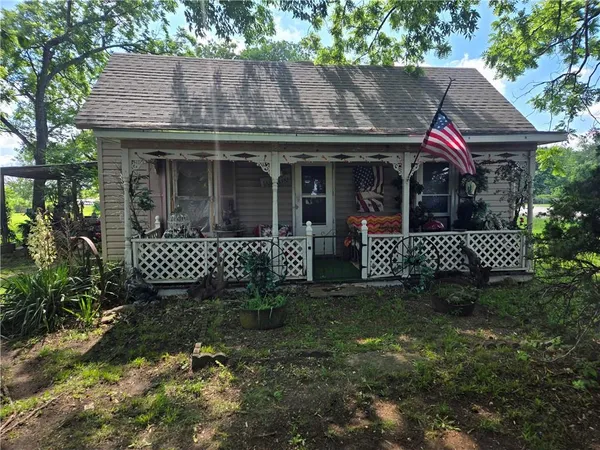 $104,900 | 801 Highway 54, La Harpe, KS 66751