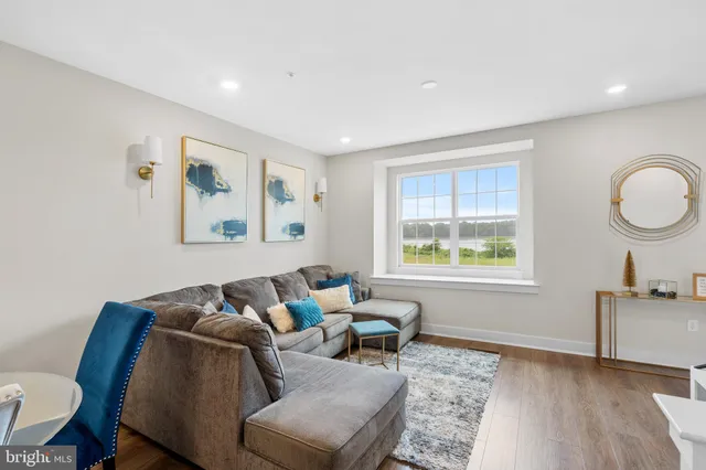 $3,000 | 204 A Dock Street, Bensalem, PA 19020