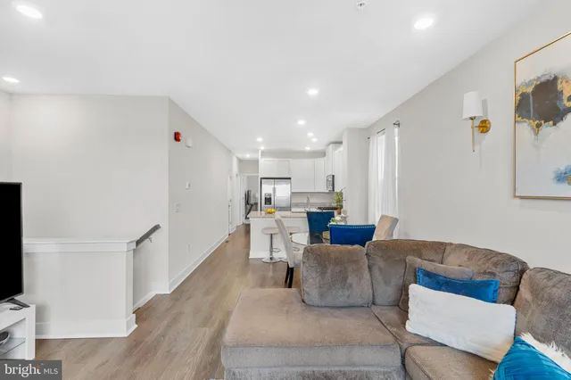 $3,000 | 204 A Dock Street, Bensalem, PA 19020