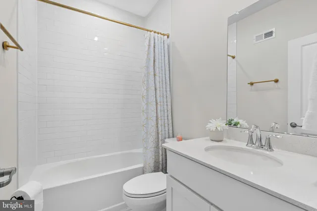 $3,000 | 204 A Dock Street, Bensalem, PA 19020