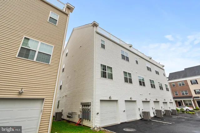 $3,000 | 204 A Dock Street, Bensalem, PA 19020