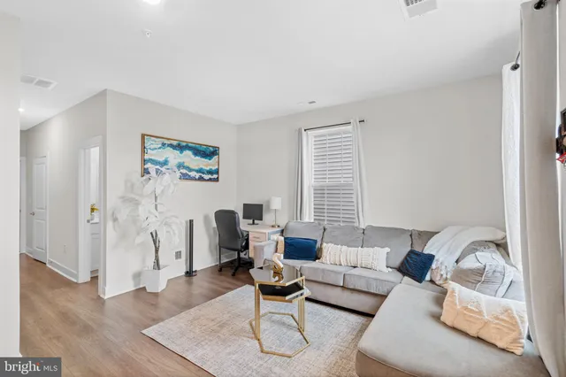 $3,000 | 204 A Dock Street, Bensalem, PA 19020