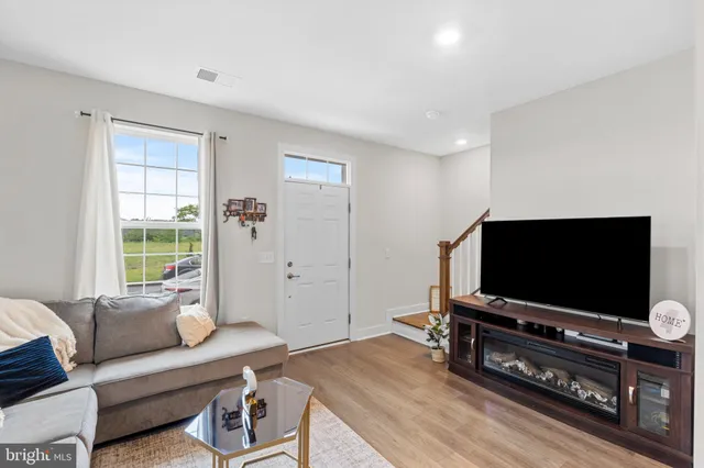 $3,000 | 204 A Dock Street, Bensalem, PA 19020