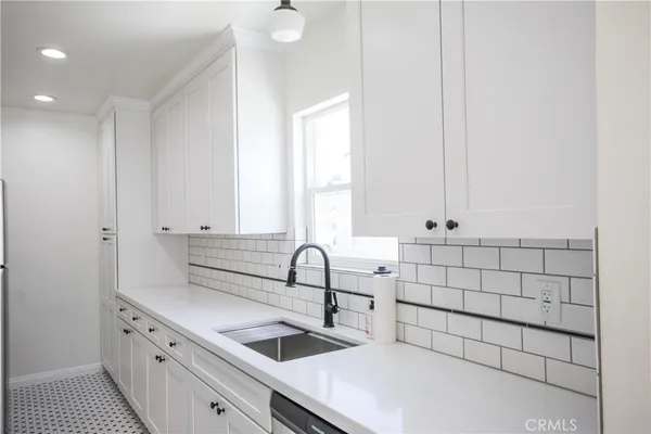 $3,900 | 1040 West Almond Avenue, Orange, CA 92868