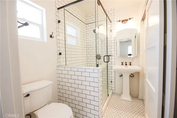 $3,900 | 1040 West Almond Avenue, Orange, CA 92868