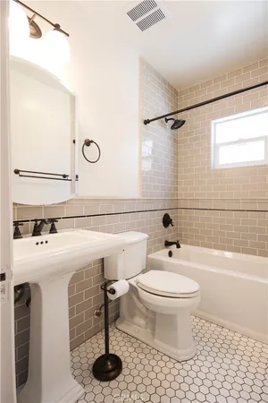 $3,900 | 1040 West Almond Avenue, Orange, CA 92868