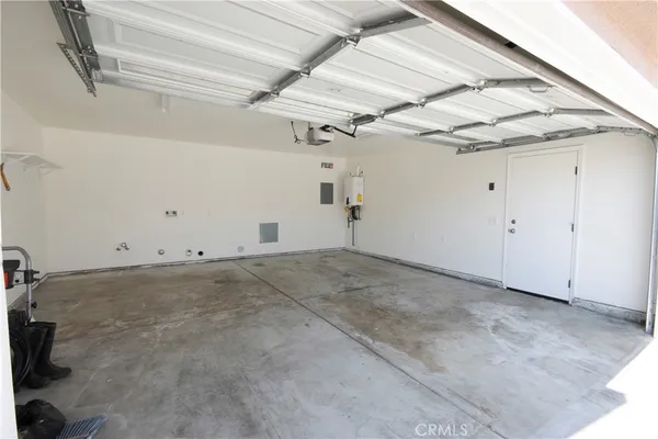 $3,900 | 1040 West Almond Avenue, Orange, CA 92868