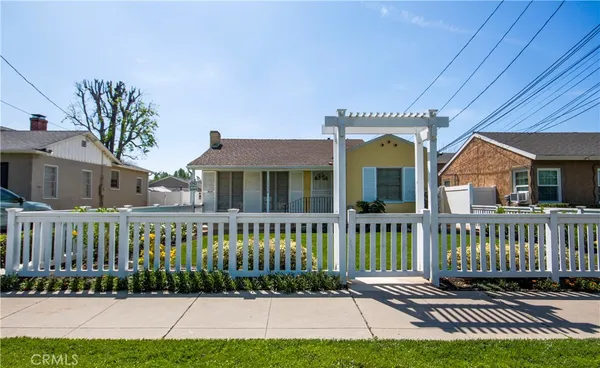 $3,900 | 1040 West Almond Avenue, Orange, CA 92868