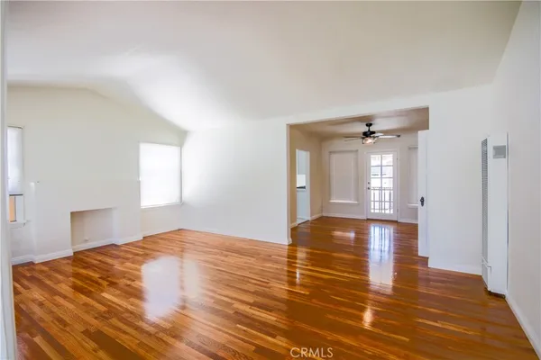 $3,900 | 1040 West Almond Avenue, Orange, CA 92868