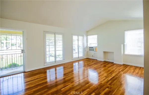 $3,900 | 1040 West Almond Avenue, Orange, CA 92868