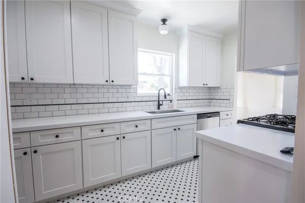 $3,900 | 1040 West Almond Avenue, Orange, CA 92868