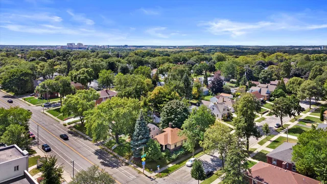 $299,900 | 7629 Eagle Street, Wauwatosa, WI 53213