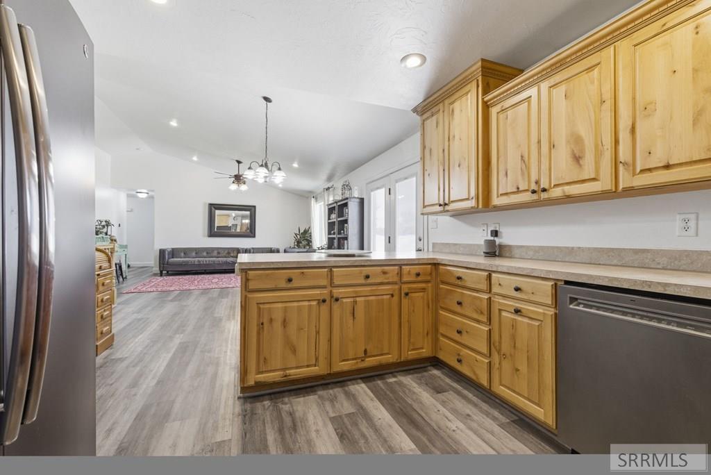 654 Meadowbrook Street Rexburg, ID 83440 - Photo 13 of 46