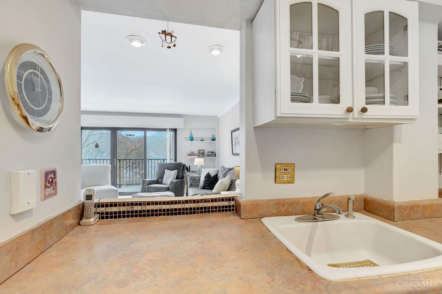 1815 William Howard Taft Road, Unit 501 Cincinnati, OH 45206 - Photo 6 of 32