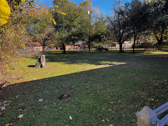 $1,200 | 1309 Ann Arbor Drive, Corsicana, TX 75110