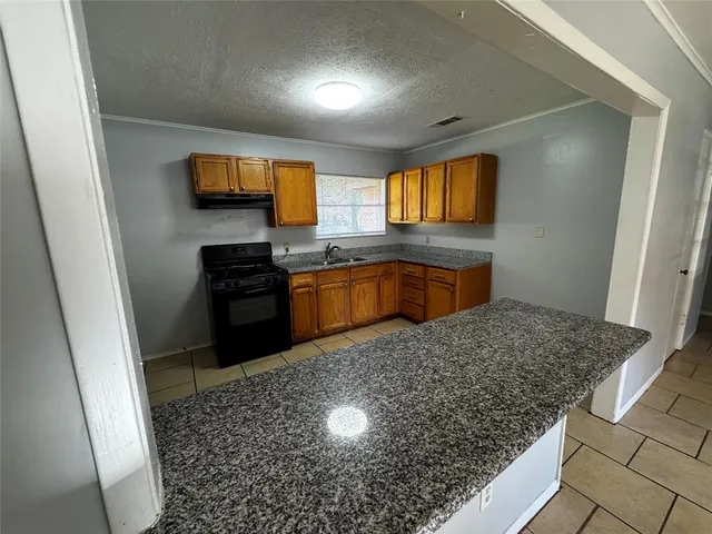 $1,200 | 1309 Ann Arbor Drive, Corsicana, TX 75110