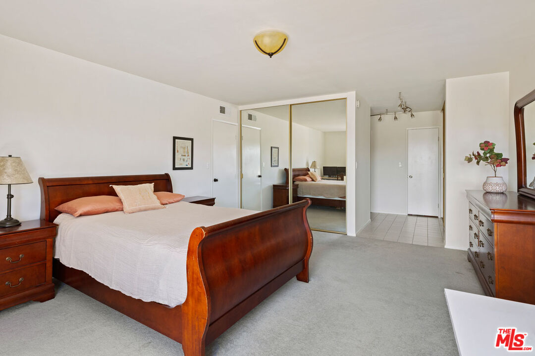 1325 Valley View Road, Unit 304 Glendale, CA 91202 - Photo 16 of 21