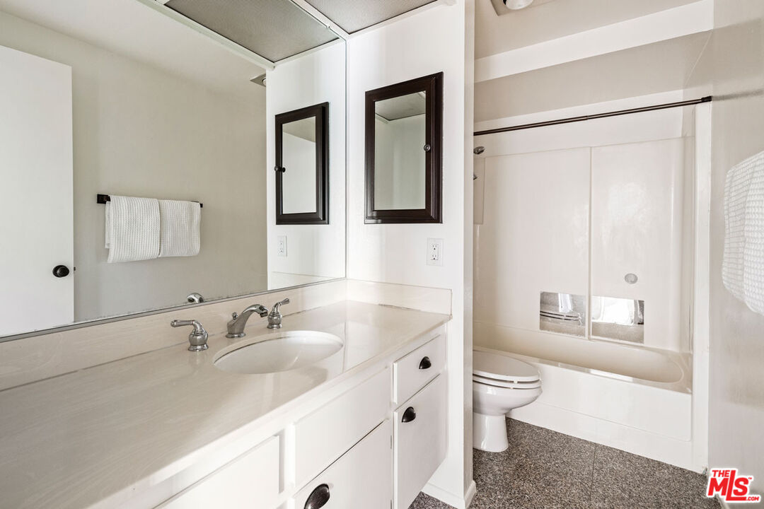 1325 Valley View Road, Unit 304 Glendale, CA 91202 - Photo 20 of 21